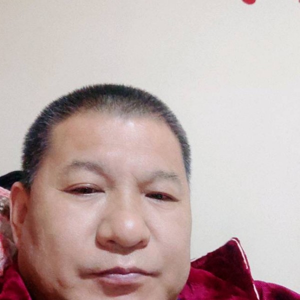 苗条泪了萝莉的照片