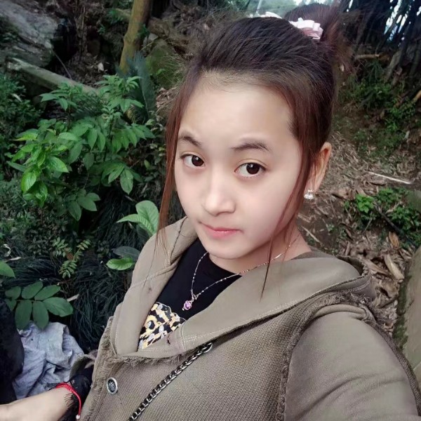 被埋没在山里的小的照片