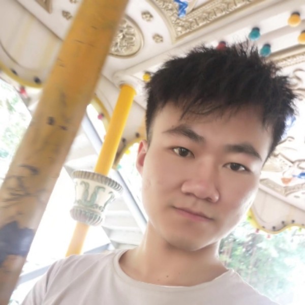 爱笑的那个男孩的照片