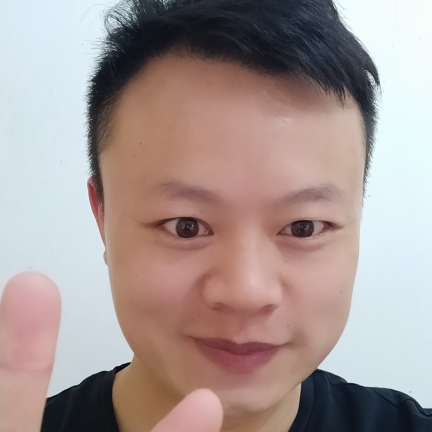 一只空瓶子的照片