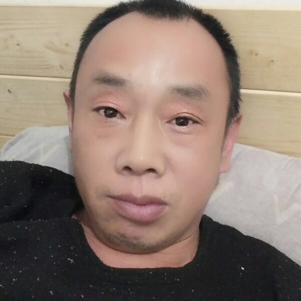 蜗牛英俊的照片