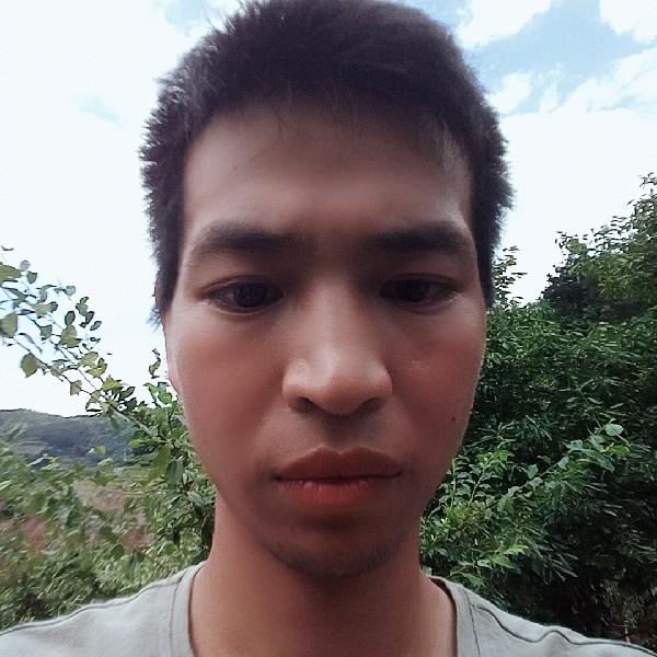 崖悔俊逸的照片