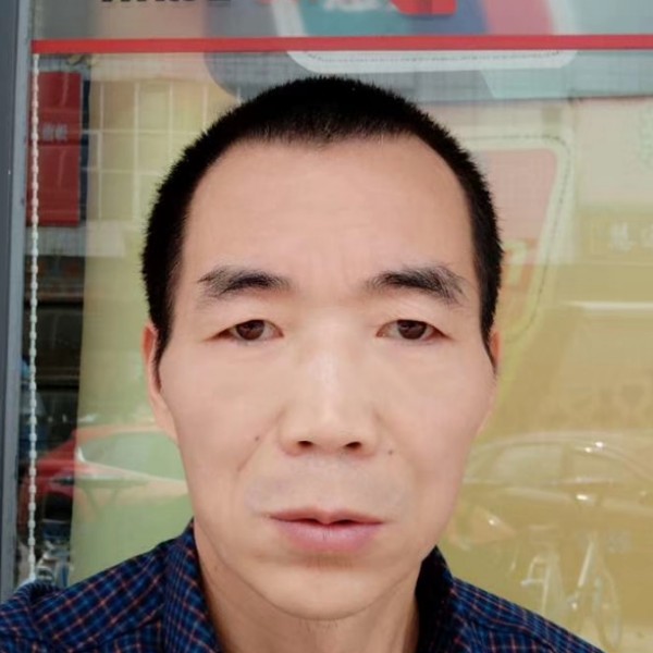 不听话的闻衬衫的照片