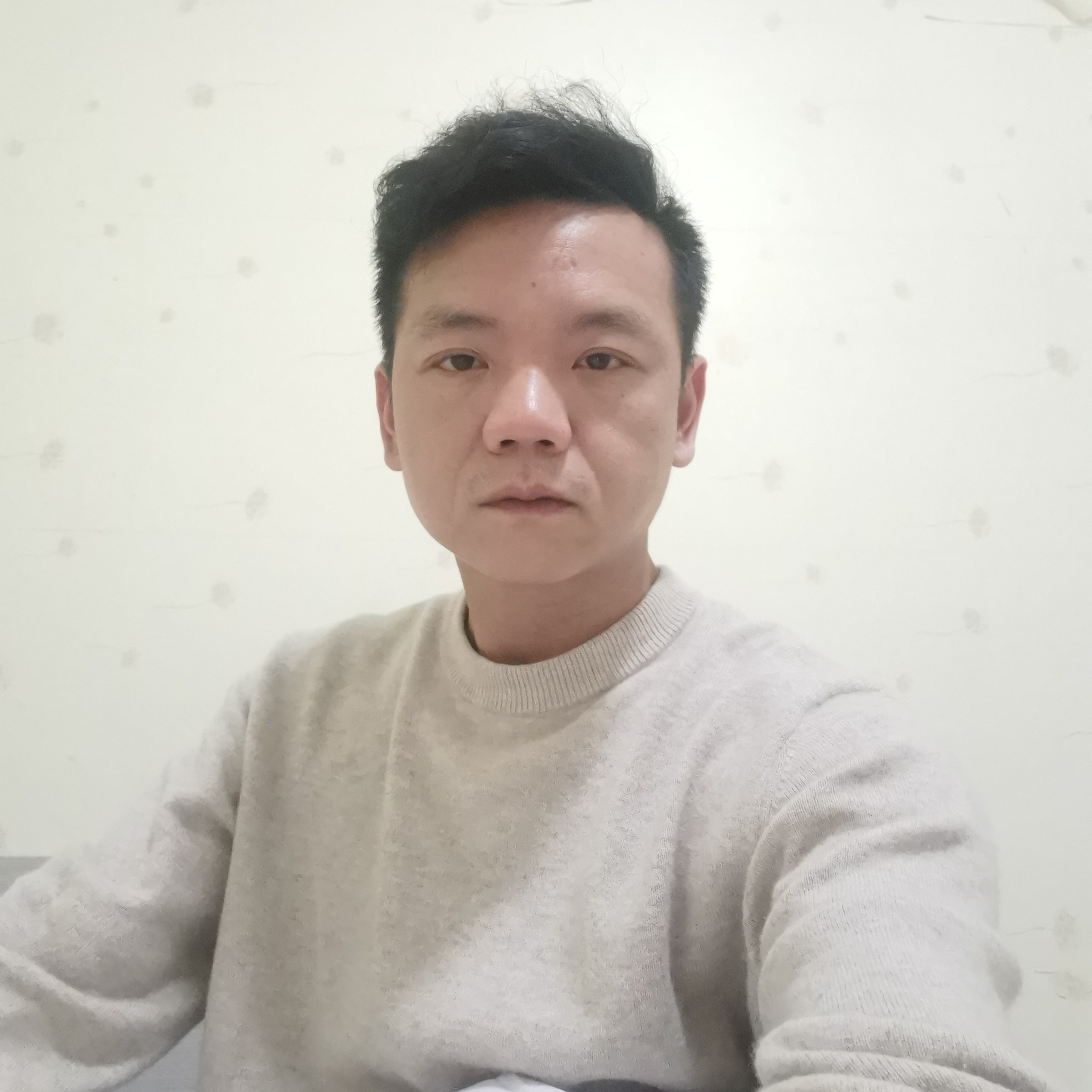 迷茫等待月饼的照片