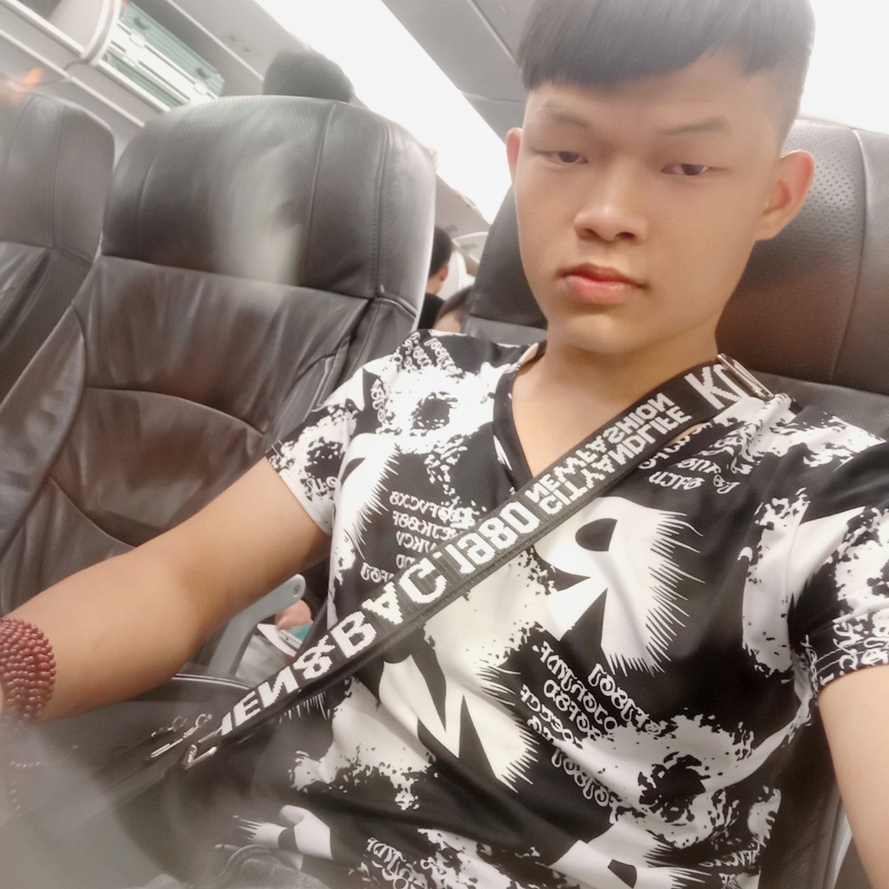 我有烟酒和孤独。的照片