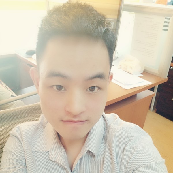 晨剑肃言的照片