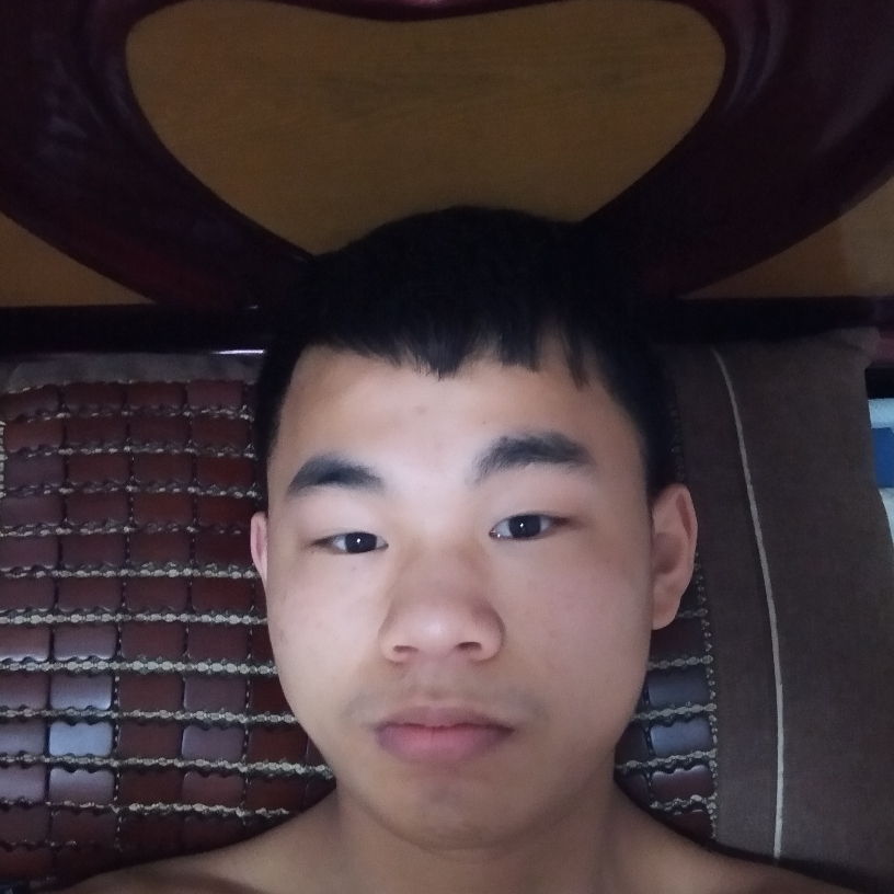 汉服小伙的照片