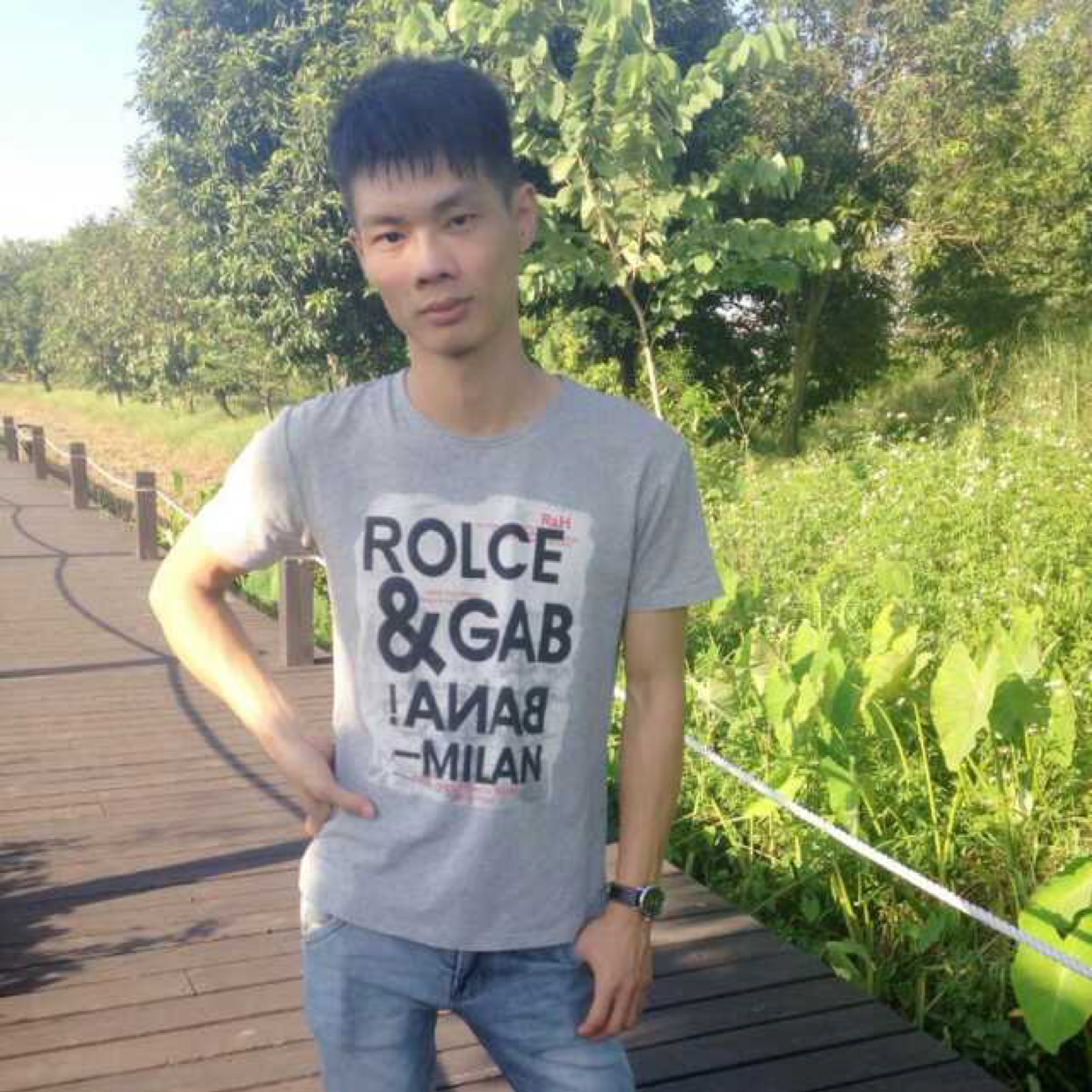 张-洪的照片