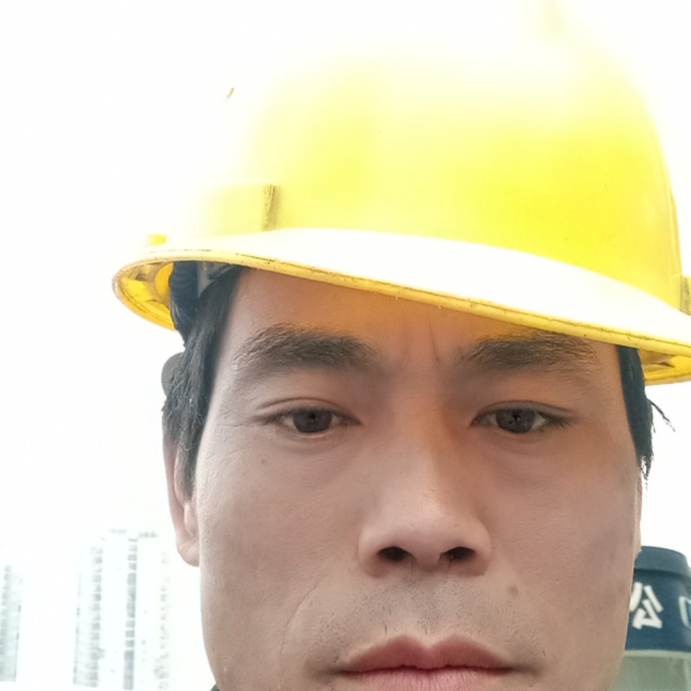 落寂那钢铁侠的照片