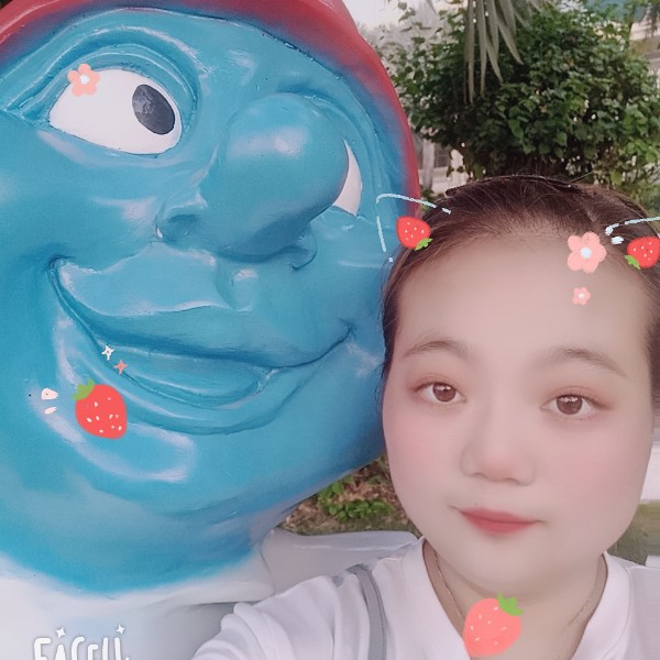 认真泪了水杯的照片