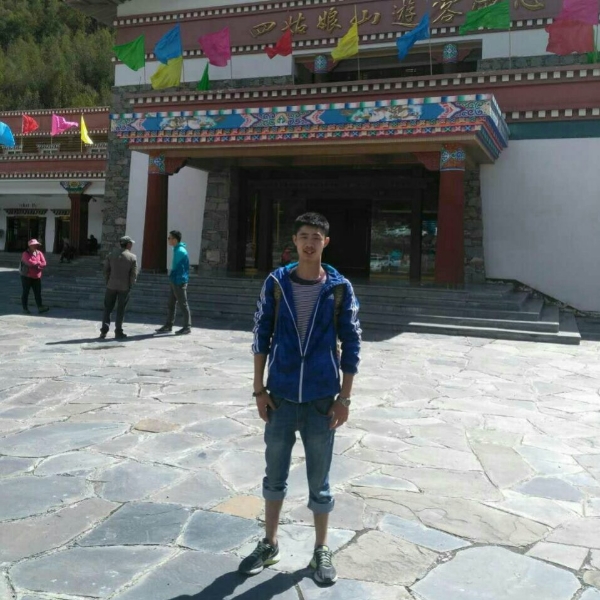 钟鹏的照片