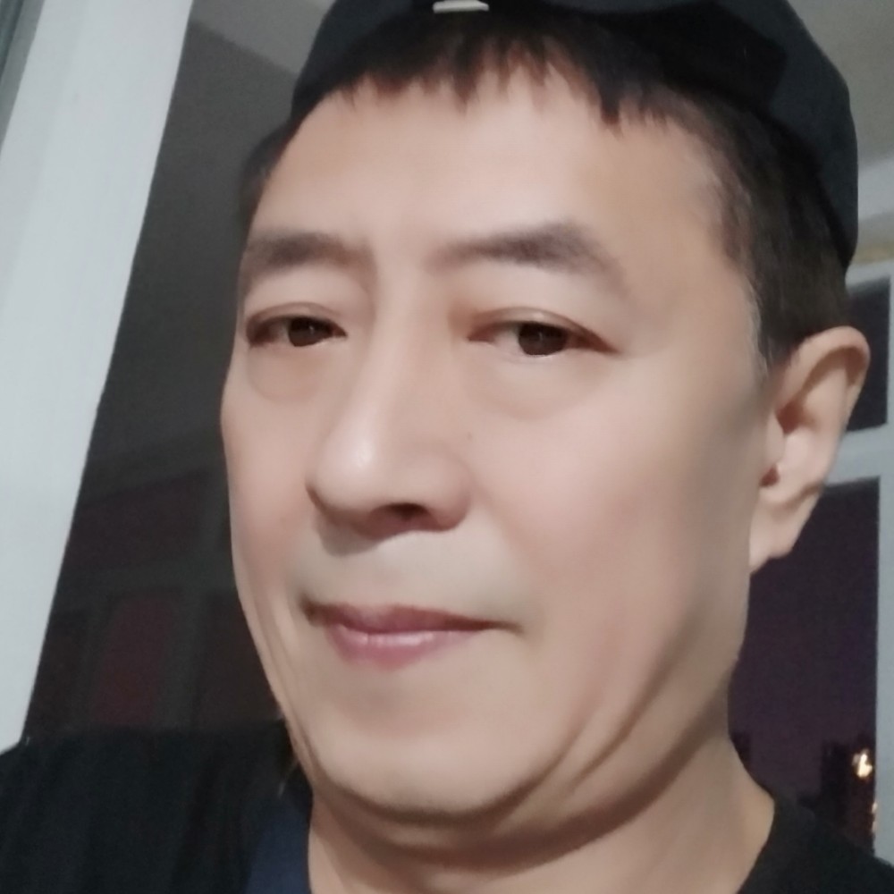 举起来手的照片