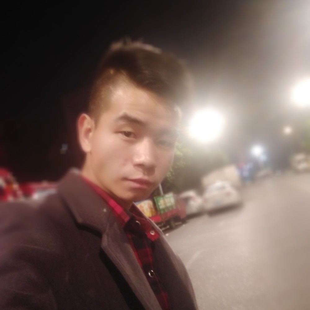 清脆西装的照片