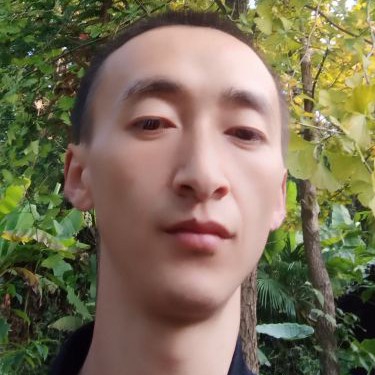 帆布鞋爱无垠的照片