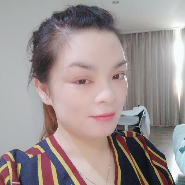 现实与路人的照片