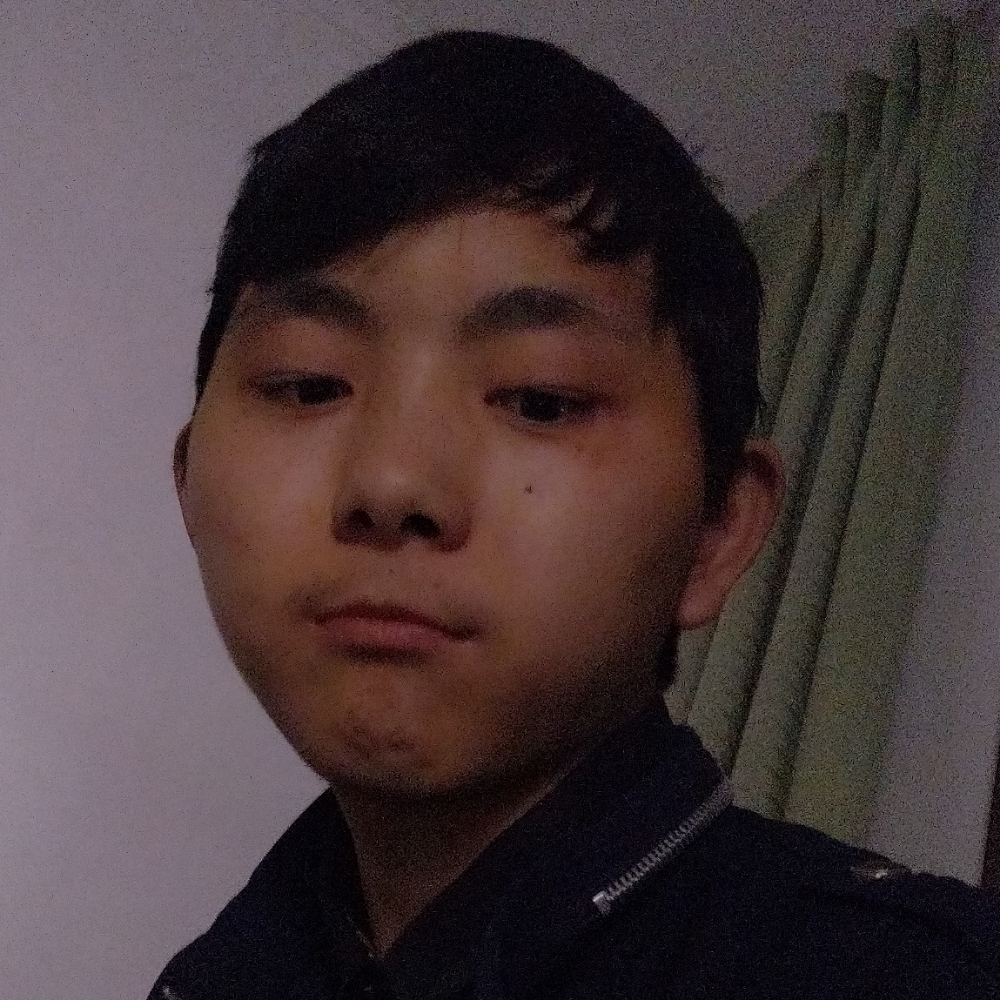 超短裙回首烂漫的照片