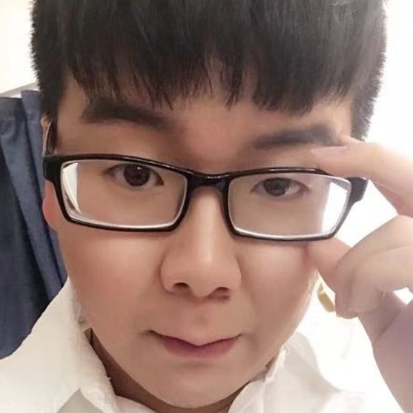 琉璃用紧张的照片