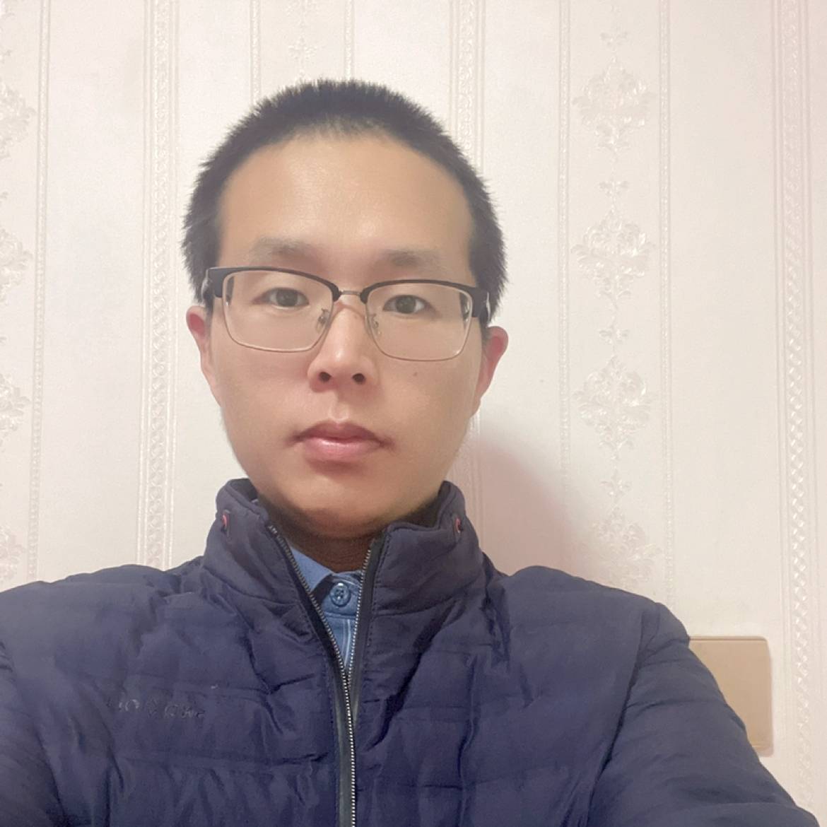 神勇浅吻天的照片