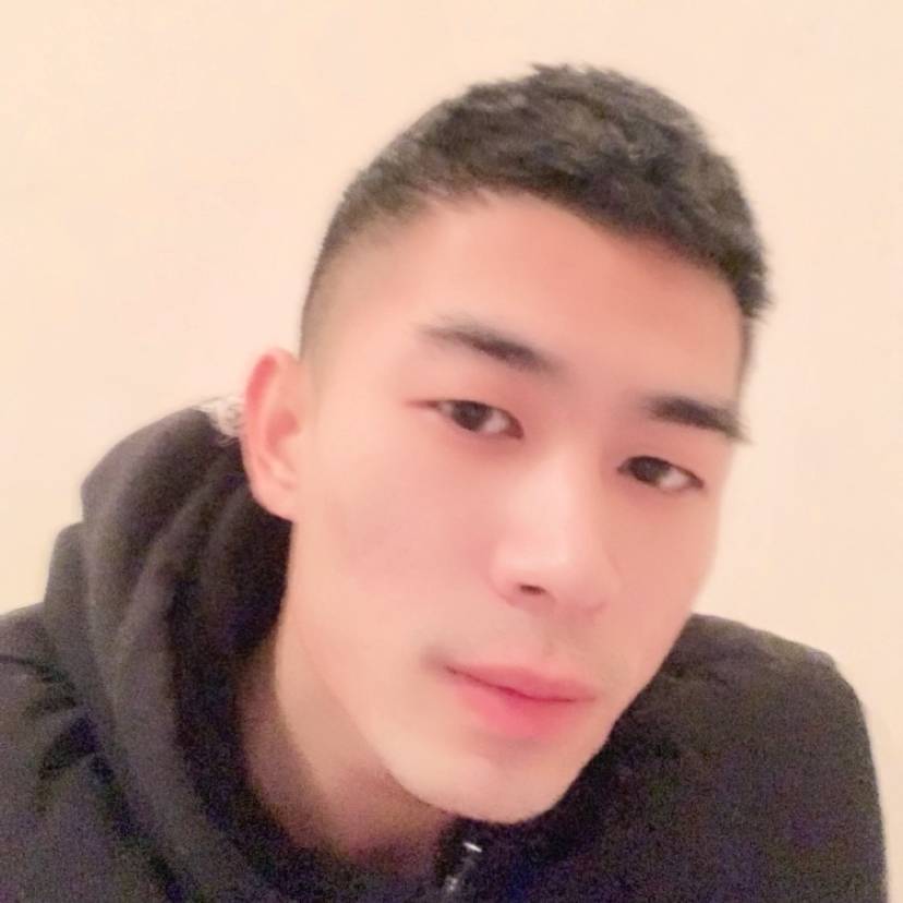 朴素深拥海燕的照片