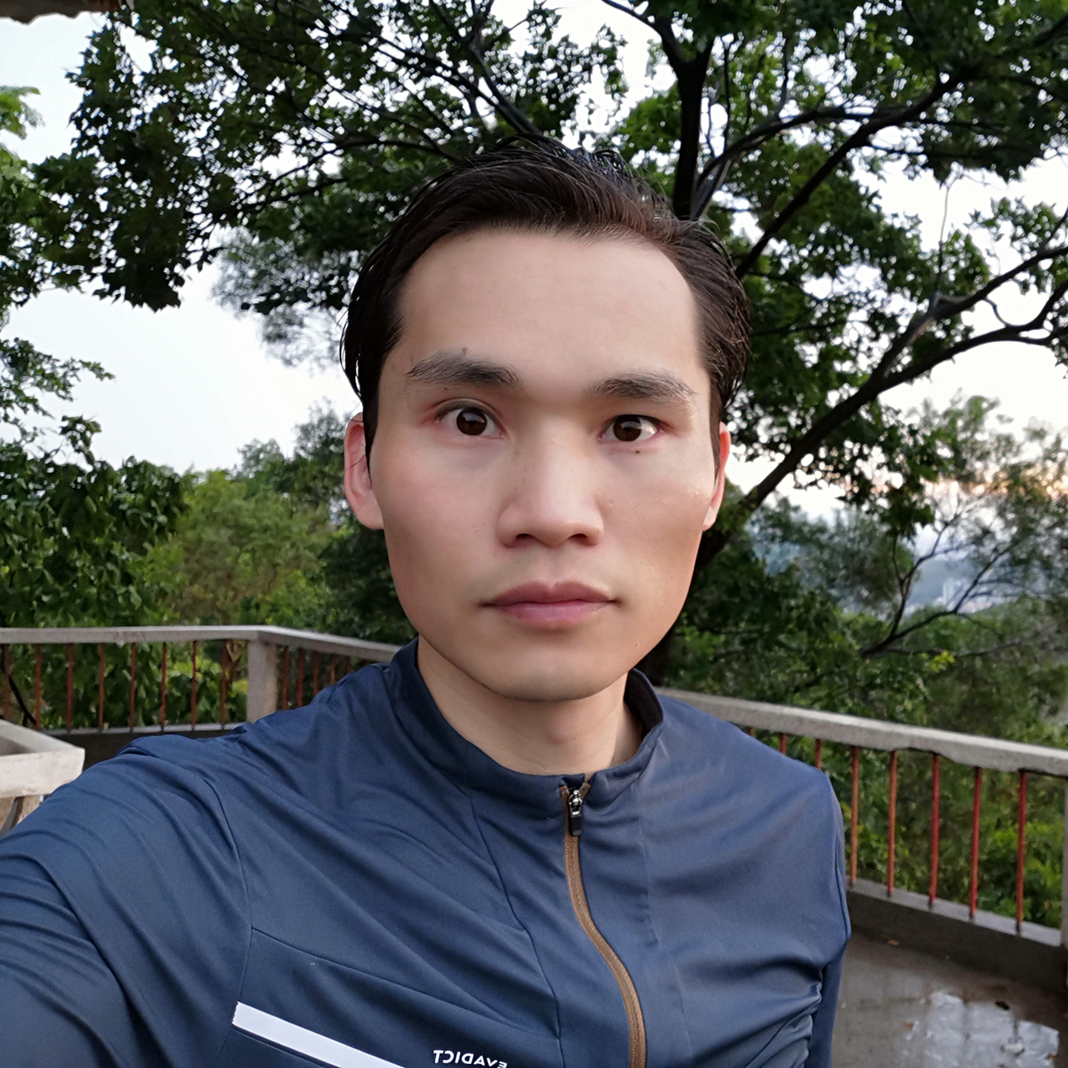 谦大鹅的照片