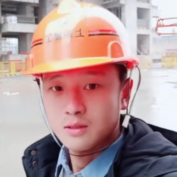 红牛拿可爱的照片