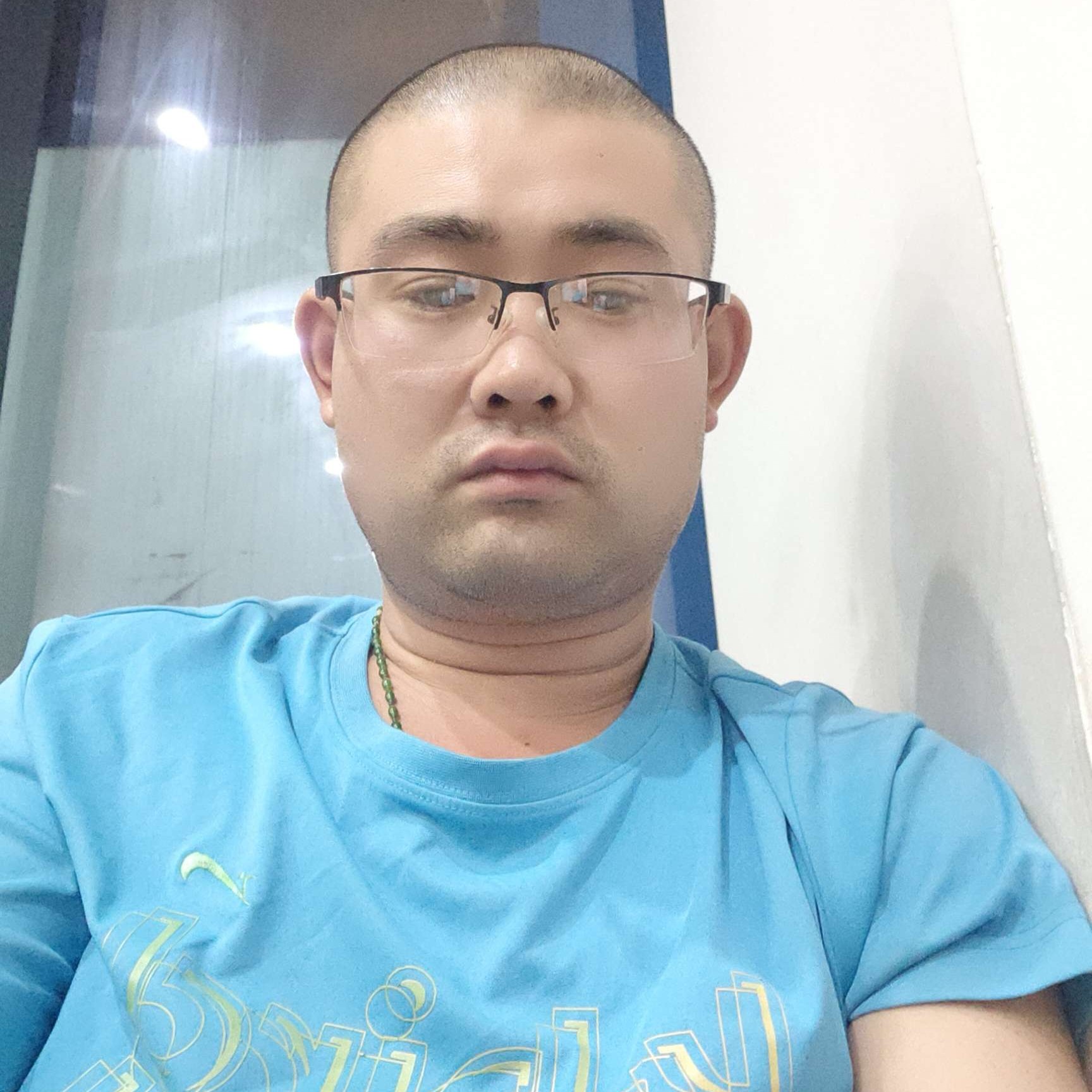 每个夜晚孤枕难眠的照片