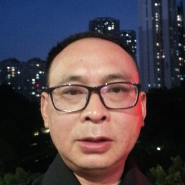 张嘉宾的照片
