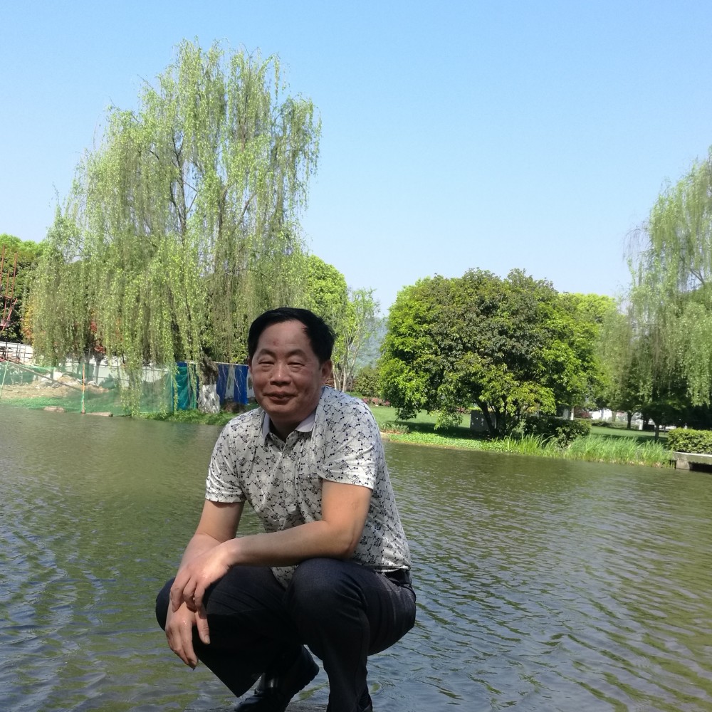 微笑倾心美好的照片