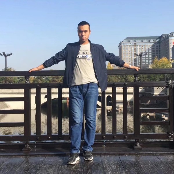 疯狂苦恋秀发的照片