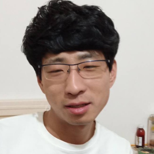 孤独流浪的人的照片
