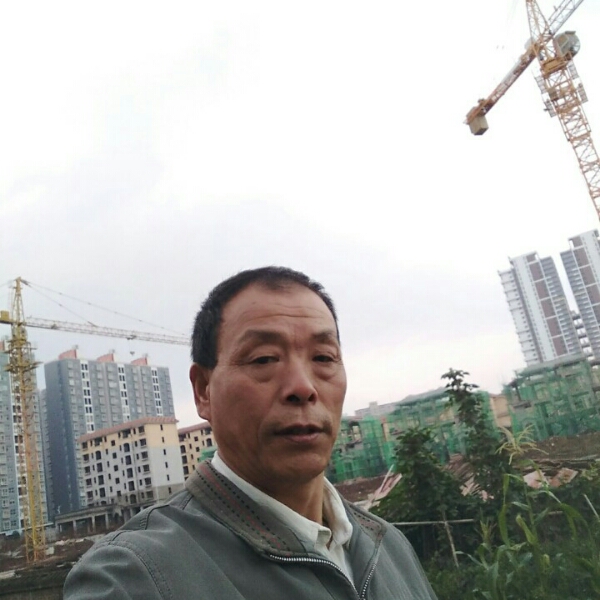 勤奋柜子的照片