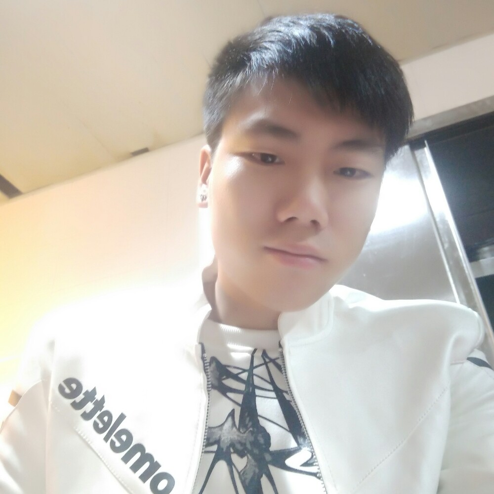 大胆浅陌的照片