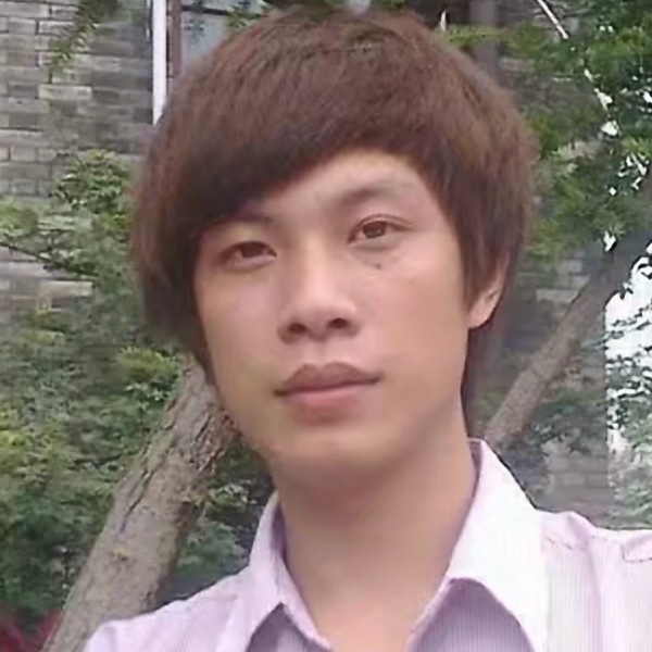 醉月深拥的照片