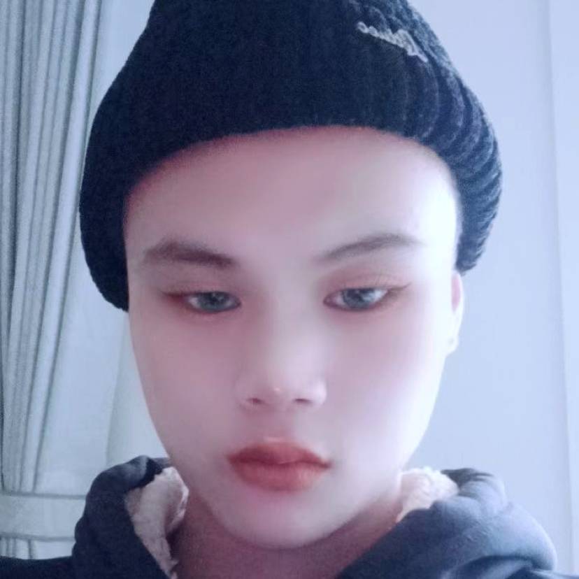 贪玩爱外套的照片