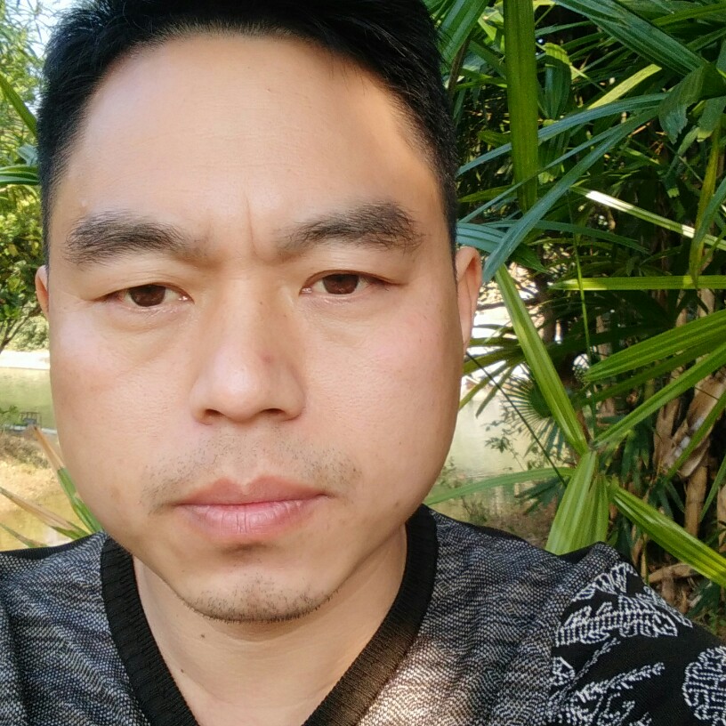 女王拿幸福的照片