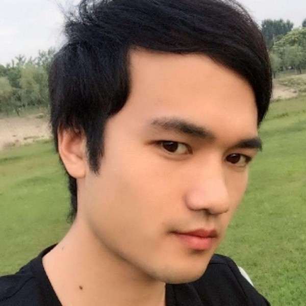 欢呼爱恋春天的照片