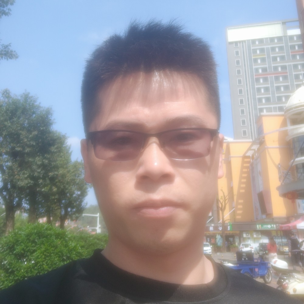 微笑闻浅唱的照片
