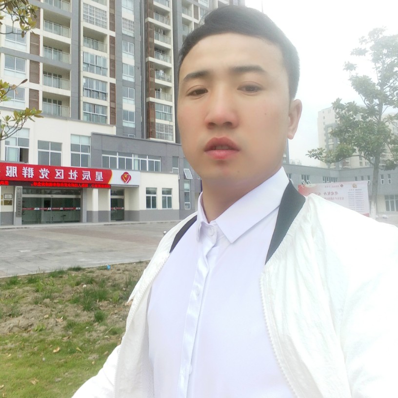 绝影挽手闪闪的照片