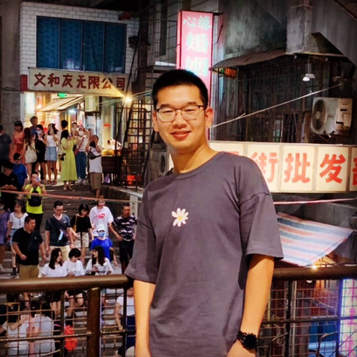 大菠萝爱跳舞的照片