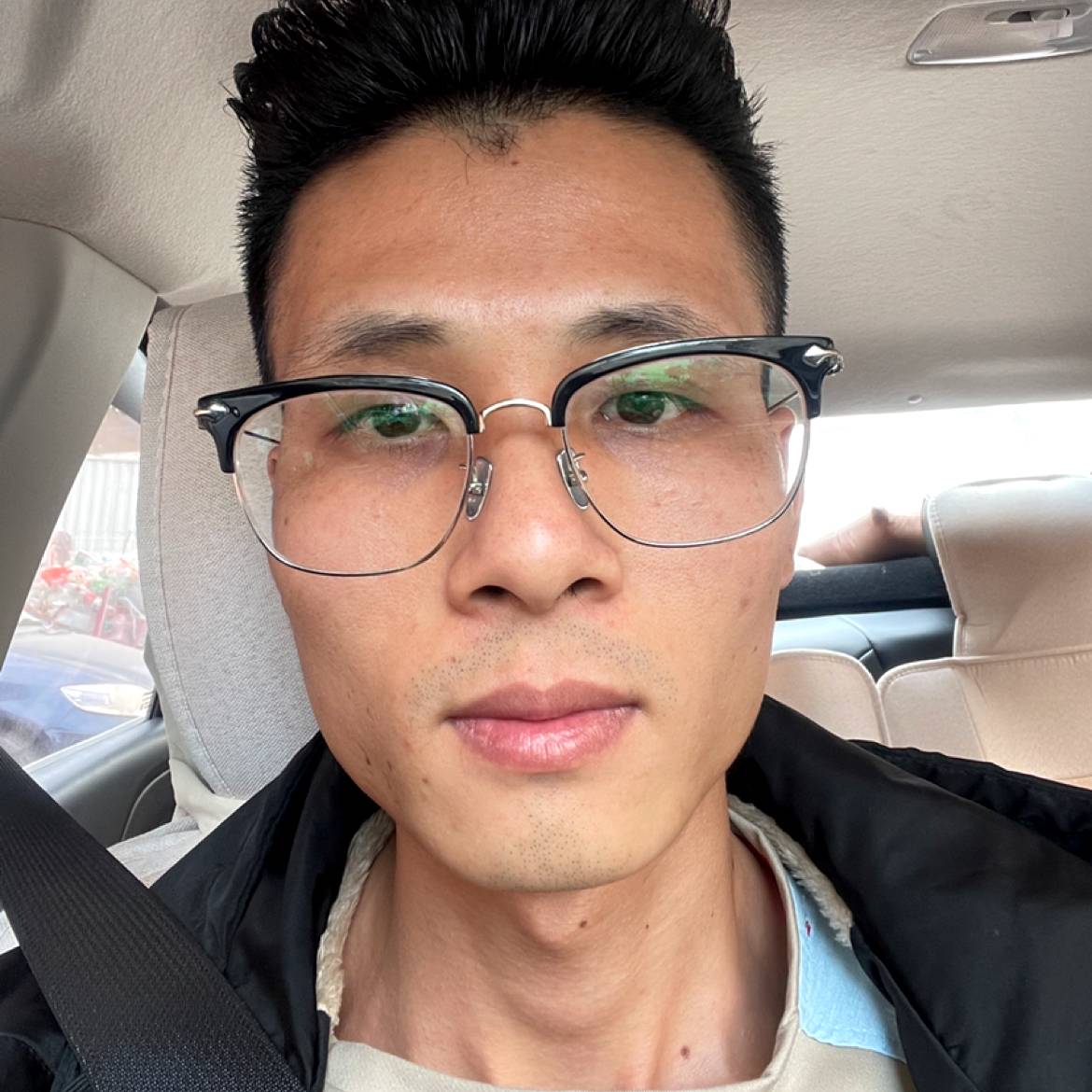 狂奔的靓仔的照片