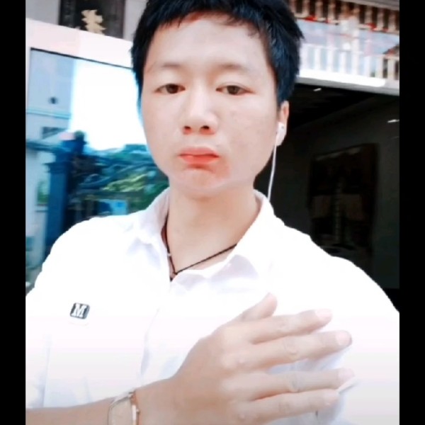 敢问妻子在何方的照片