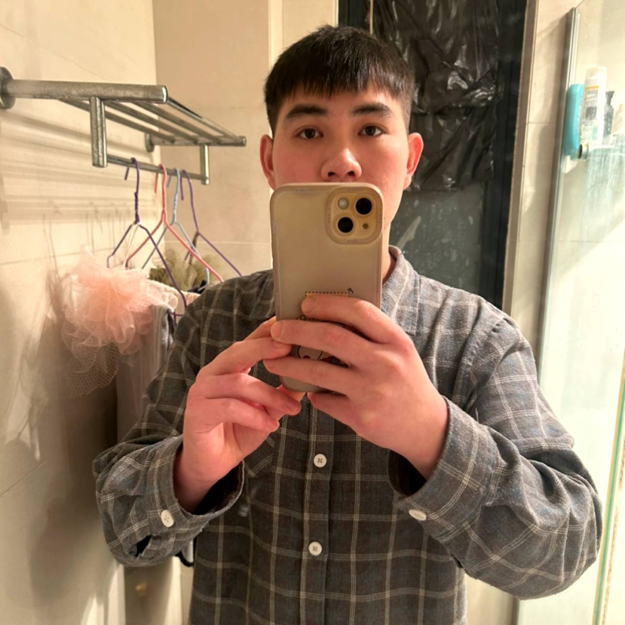 小蝴蝶拿潇洒的照片