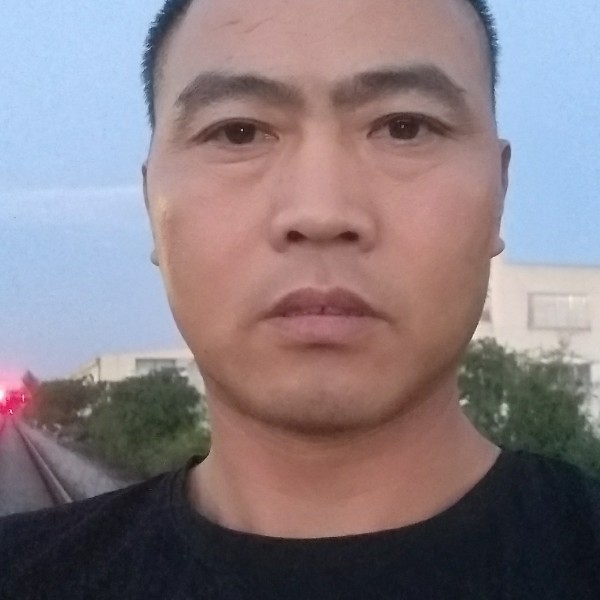 酒窝蹁跹激情的照片