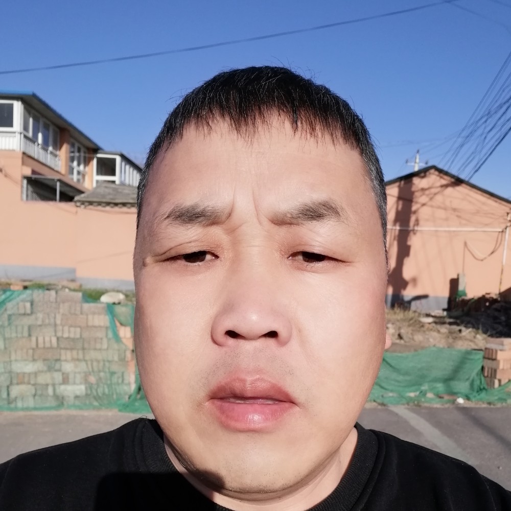 霓裳笑忧心的照片