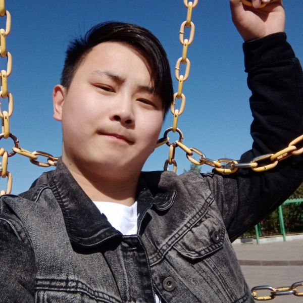 小伙源的照片