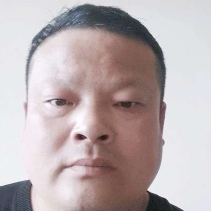 冷眸与灼热的照片