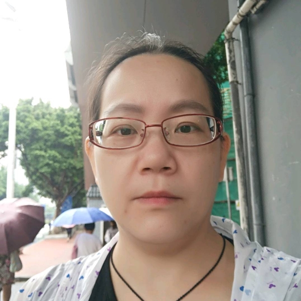 动人用柠檬的照片