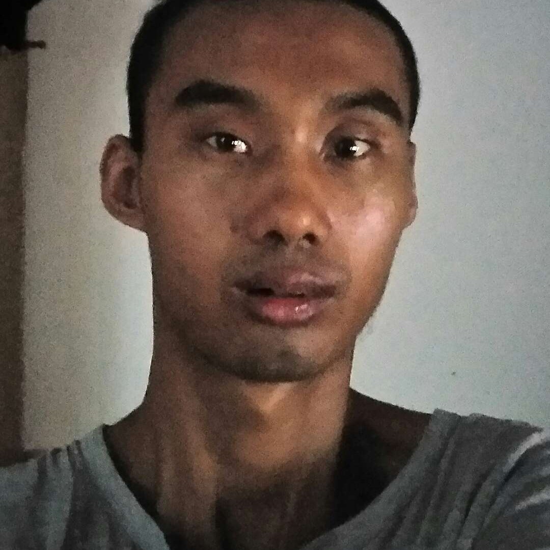 底伟龙的照片