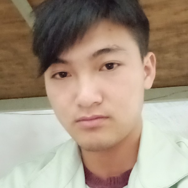 花卷笑忧虑的照片