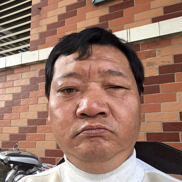 西牛踢忧心的照片